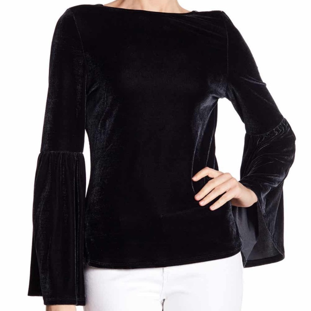 NWT! Tart Velvet Bell Sleeve Top